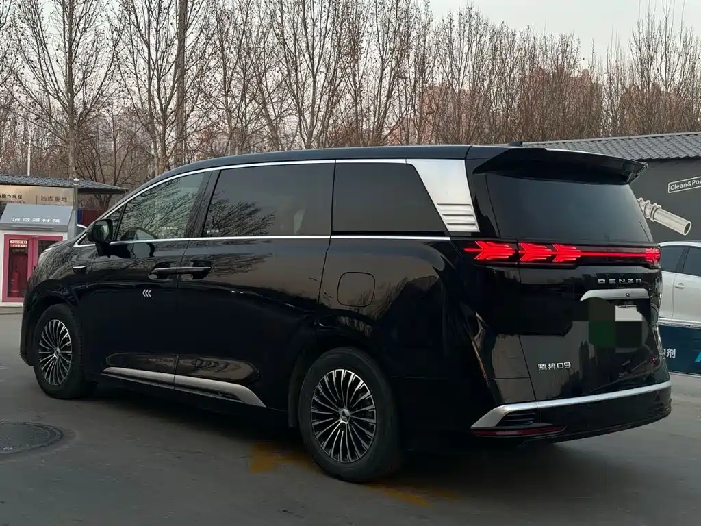 Denza D9 2025 DM-i smart driving version 1020 four-wheel drive flagship model купить на сайте DeffCars