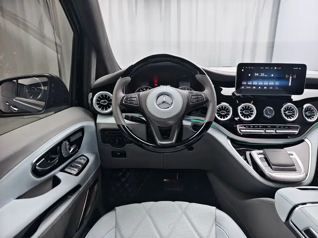 Vito 2023 2.0T Business Edition 7 seats купить на сайте DeffCars