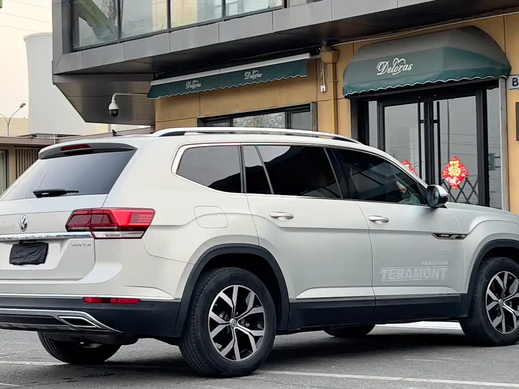 Touron 2017 380TSI four-wheel drive luxury version купить на сайте DeffCars