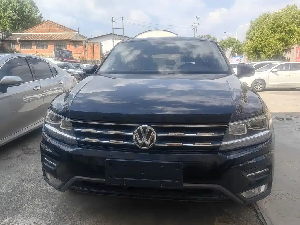 Tiguan L 2019 330TSI automatic two-wheel drive panoramic comfort version National VI купить на сайте DeffCars