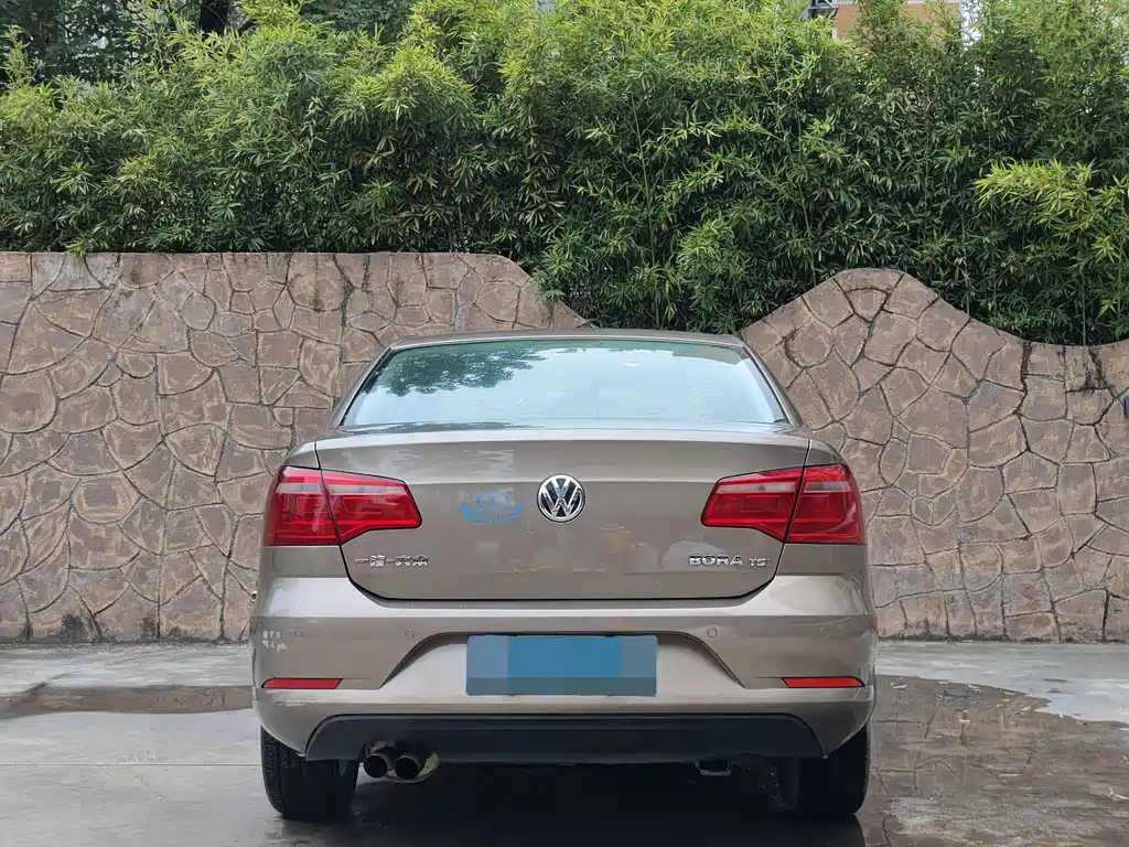 Bora 2013 1.4T automatic comfort model купить на сайте DeffCars