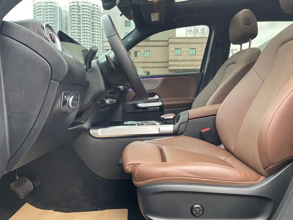 Mercedes-Benz GLB 2023 GLB 220 Dynamic купить на сайте DeffCars