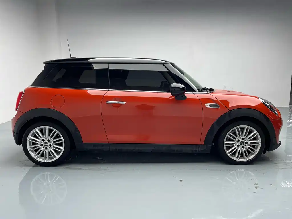 MINI 2018 1.5T COOPER Artist купить на сайте DeffCars
