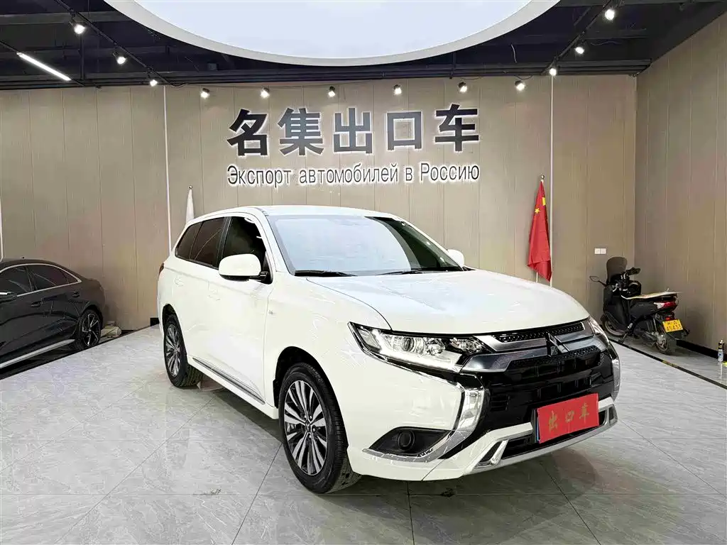 Outlander 2021 2.0L 2WD Smooth Edition 5 seats купить на сайте DeffCars