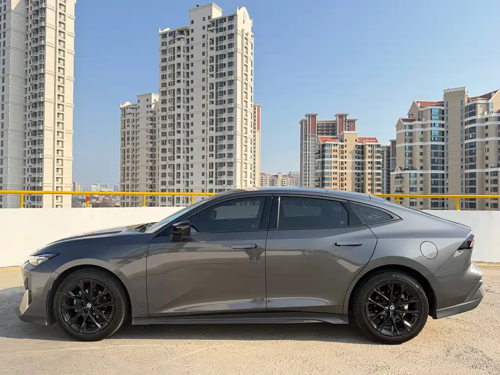 Changan UNI-V 2024 1.5T premium model купить на сайте DeffCars