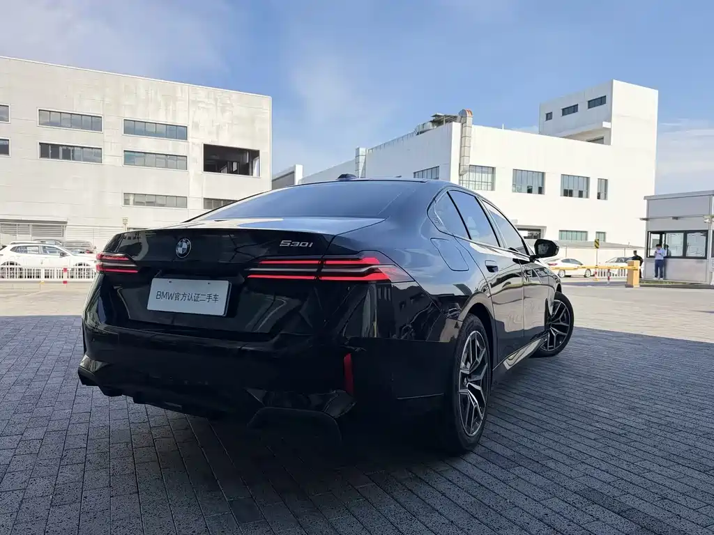 BMW 5 Series imported 2024 530i leading M sports package купить на сайте DeffCars