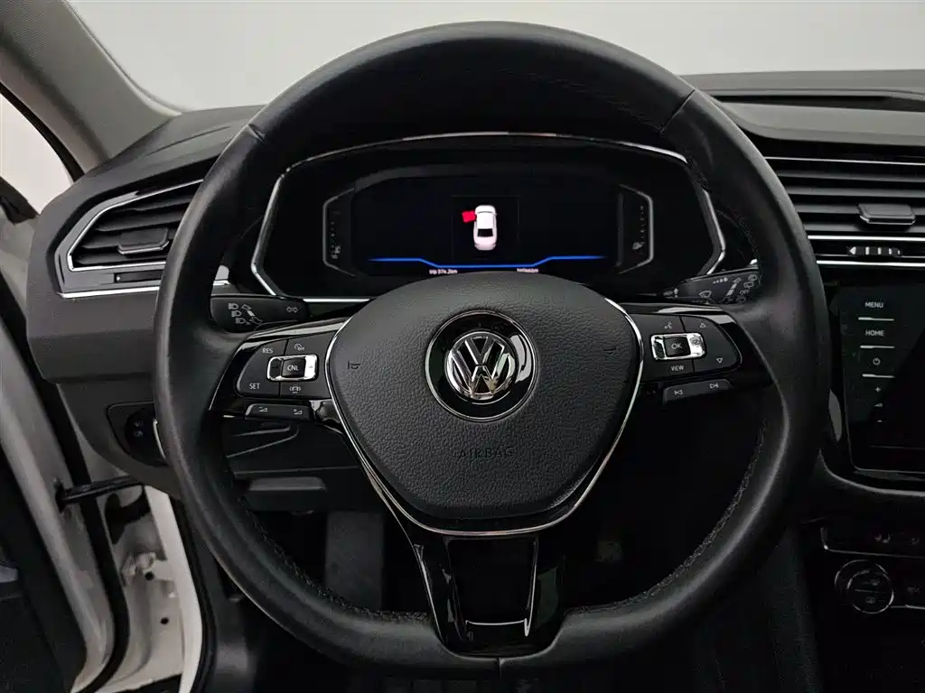 Tiguan L 2020 330TSI automatic two-wheel drive smart luxury version National VI купить на сайте DeffCars