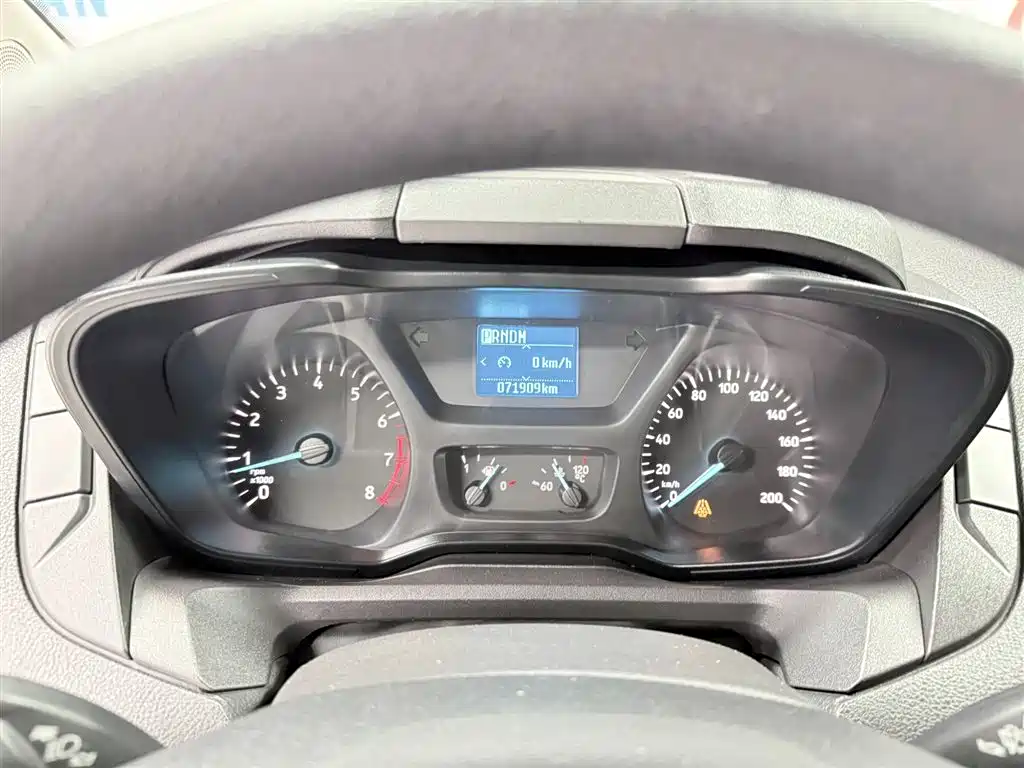 Tourio 2020 2.0T Automatic Elite Edition National VI купить на сайте DeffCars