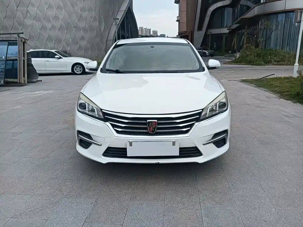 Roewe 360 ​​2018 PLUS 1.5L Automatic Deluxe Edition купить на сайте DeffCars