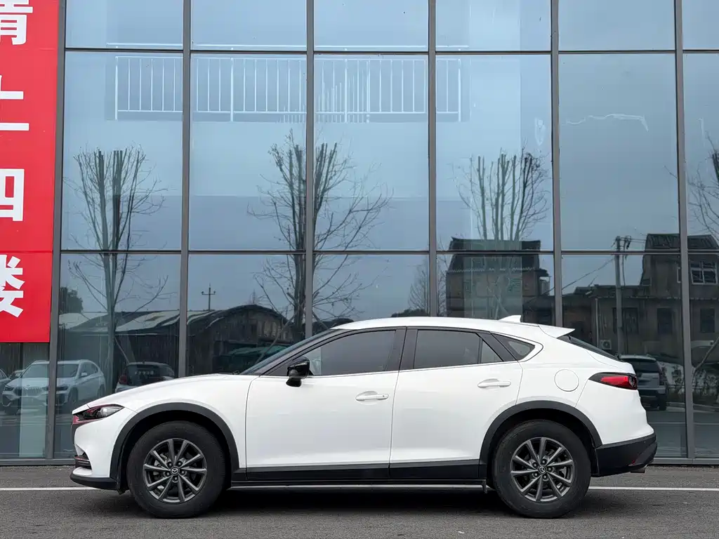 Mazda CX-4 2020 2.0L automatic two-wheel drive Blue Sky Explorer Edition купить на сайте DeffCars