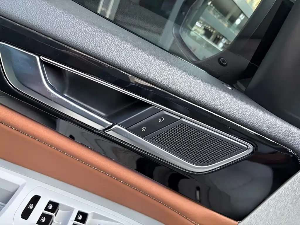 Touron 2022 380TSI four-wheel drive luxury version купить на сайте DeffCars