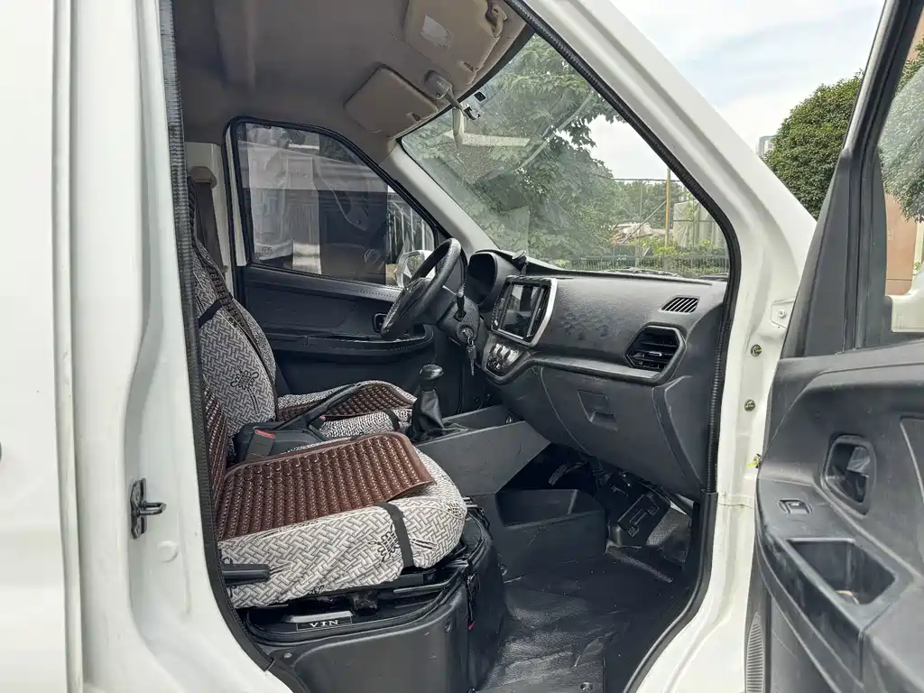 Changan Ruixing EM80 2024 split-type comfortable 6-seater 41.86kWh купить на сайте DeffCars