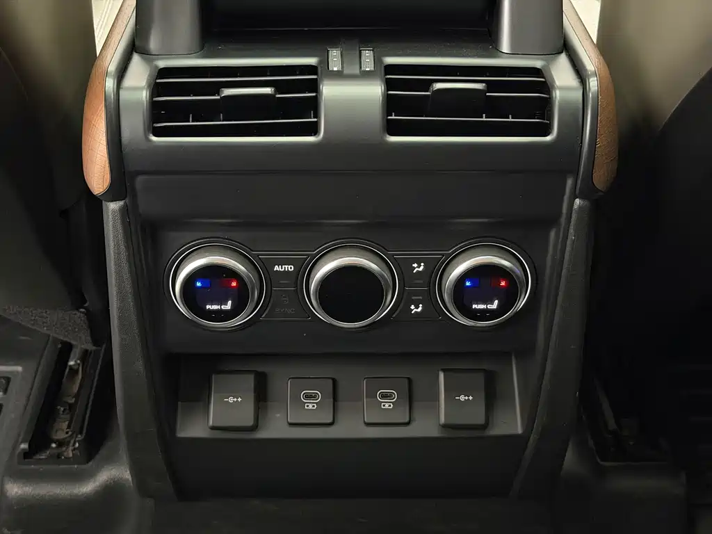 Land Rover Defender 2022 110 P400 Dark Special Edition купить на сайте DeffCars
