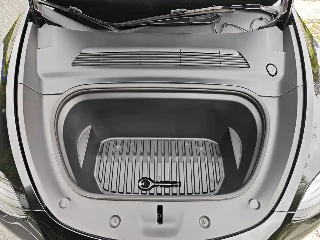 Model Y 2021 standard range rear-wheel drive version купить на сайте DeffCars