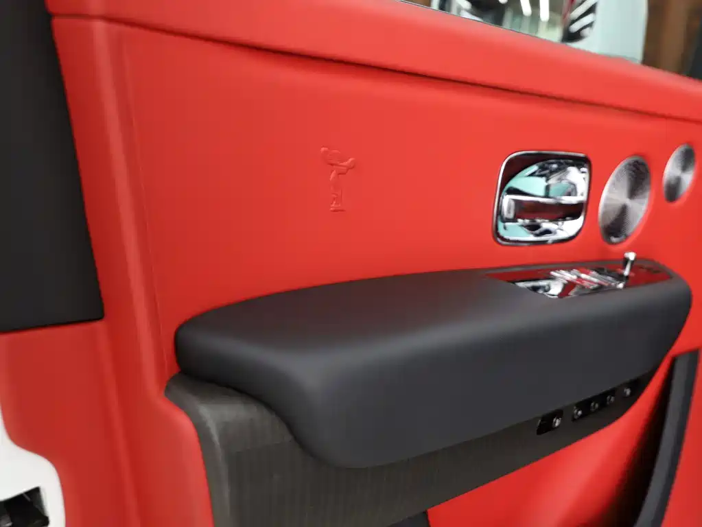 Cullinan 2018 five-seater version купить на сайте DeffCars