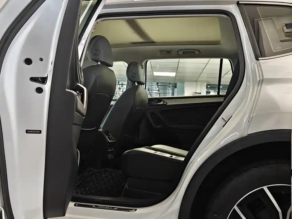Tiguan L 2019 330TSI automatic two-wheel drive fashion version National VI купить на сайте DeffCars