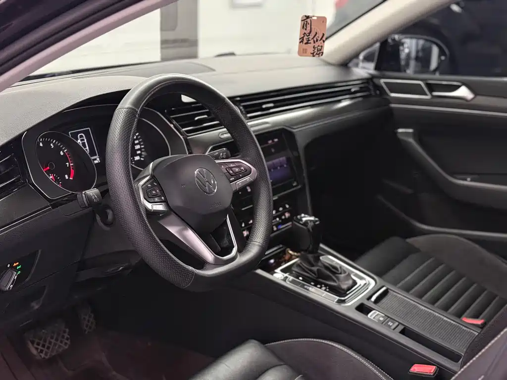 Magotan 2020 330TSI DSG leading model купить на сайте DeffCars