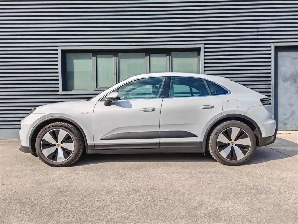Macan New Energy 2024 Macan 4 купить на сайте DeffCars