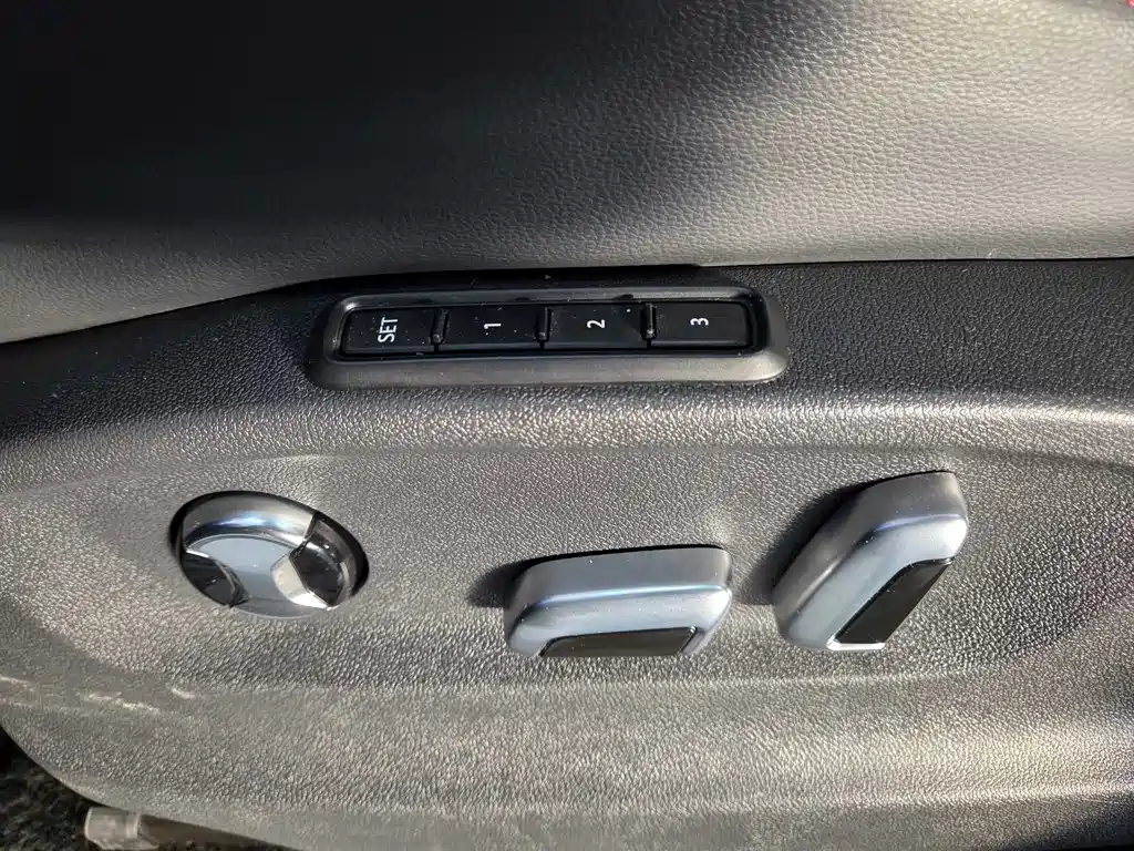 Touron 2022 Touron X 380TSI four-wheel drive luxury version купить на сайте DeffCars