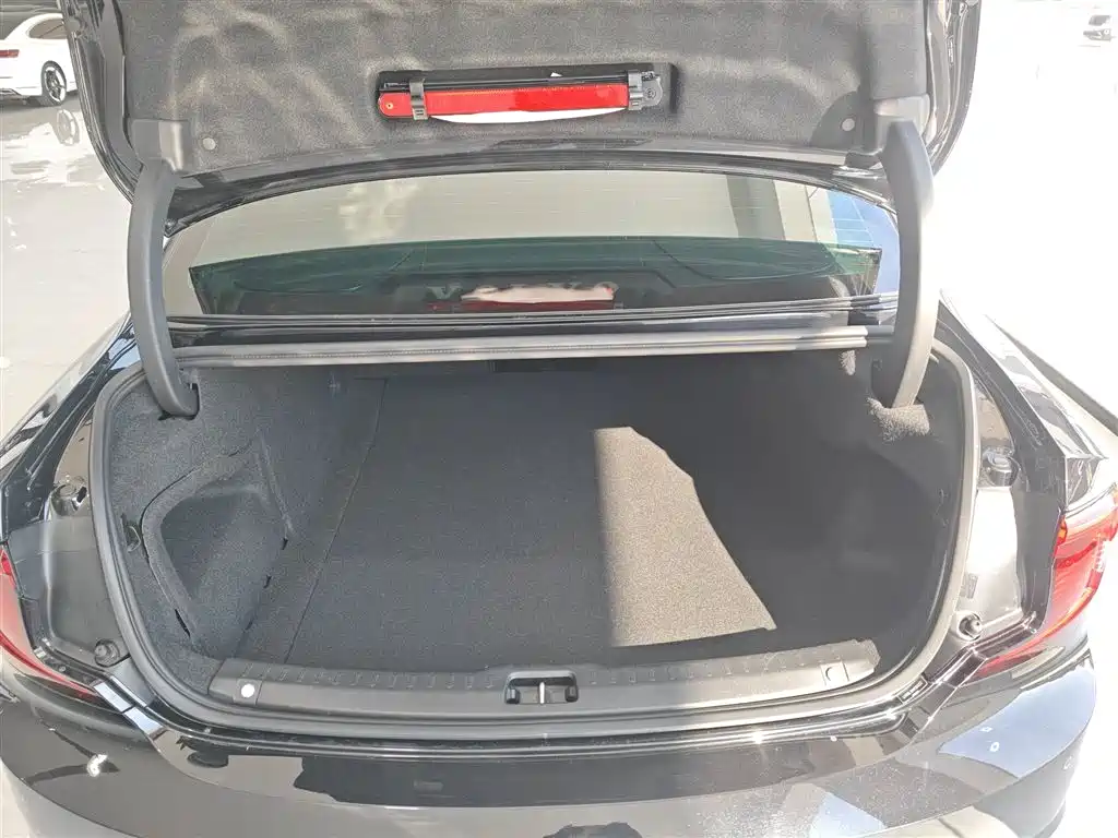 Volvo S90 2021 B5 Zhiyuan Luxury Edition купить на сайте DeffCars