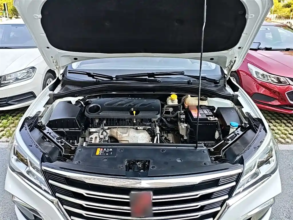 Roewe i5 2019 1.5L automatic 4G Internet Langham Edition купить на сайте DeffCars