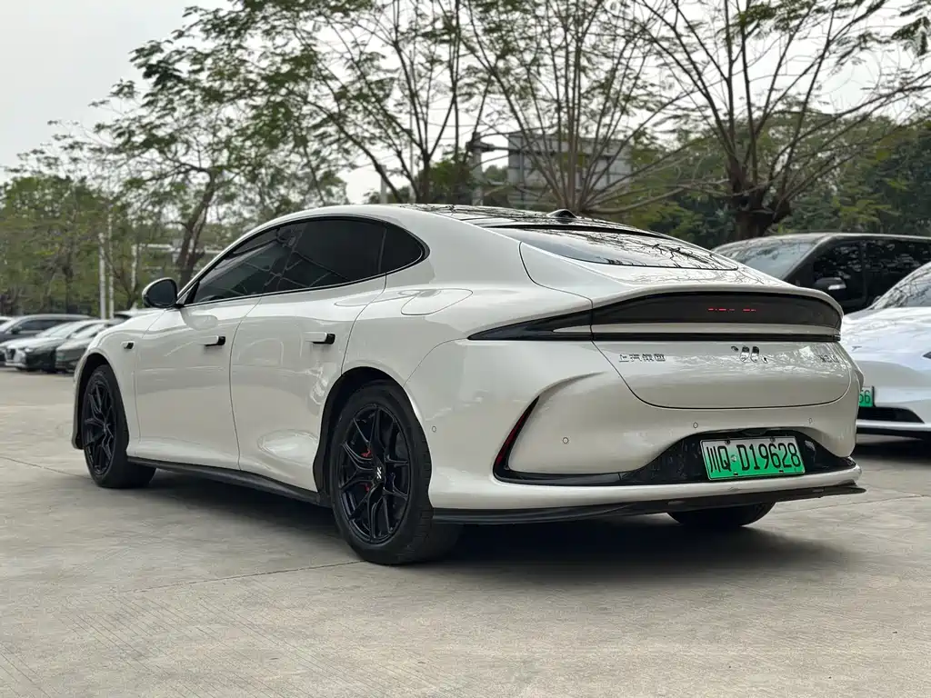 Zhiji L6 2025 Max купить на сайте DeffCars