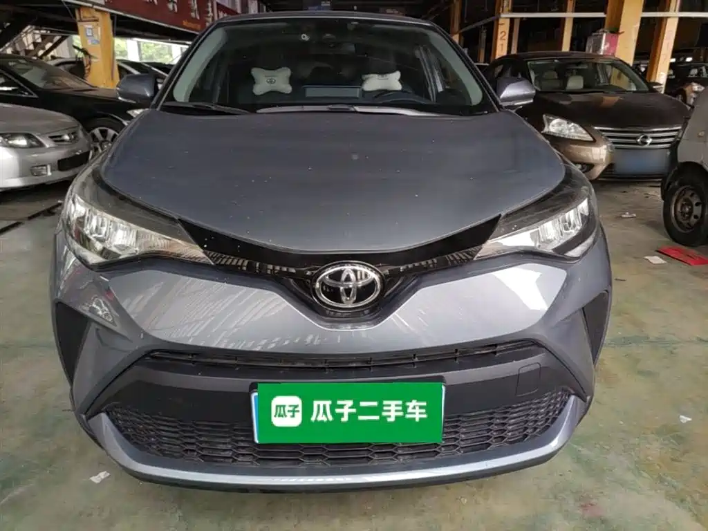 Toyota C-HR 2023 2.0L Leading Edition купить на сайте DeffCars