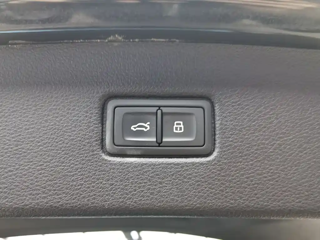 Audi Q7 2020 55 TFSI quattro S line sports купить на сайте DeffCars