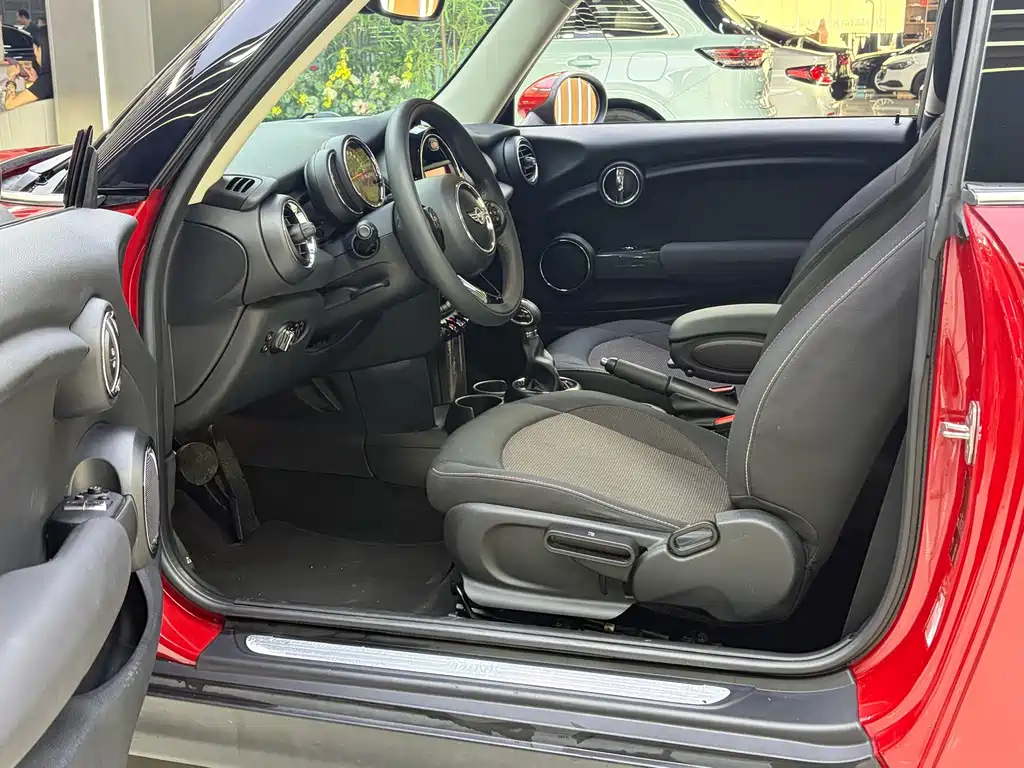 Mini 2016 1.2T one avant-garde купить на сайте DeffCars