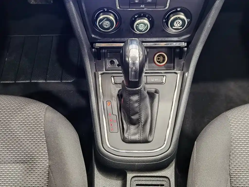 Bora 2018 1.5L automatic fashion model купить на сайте DeffCars