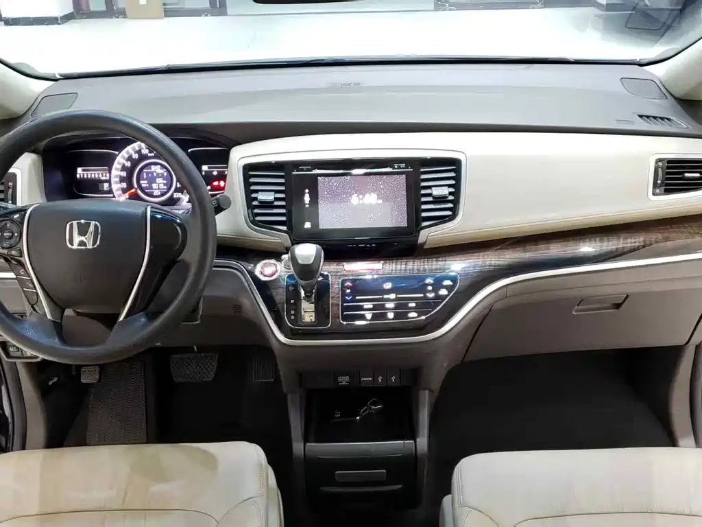 Odyssey 2015 facelift 2.4L luxury version купить на сайте DeffCars