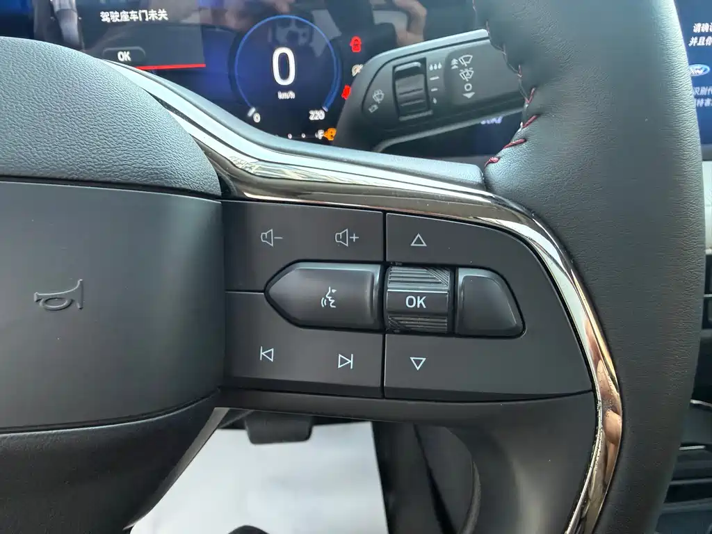 Mondeo 2023 EcoBoost 245 Luxury купить на сайте DeffCars