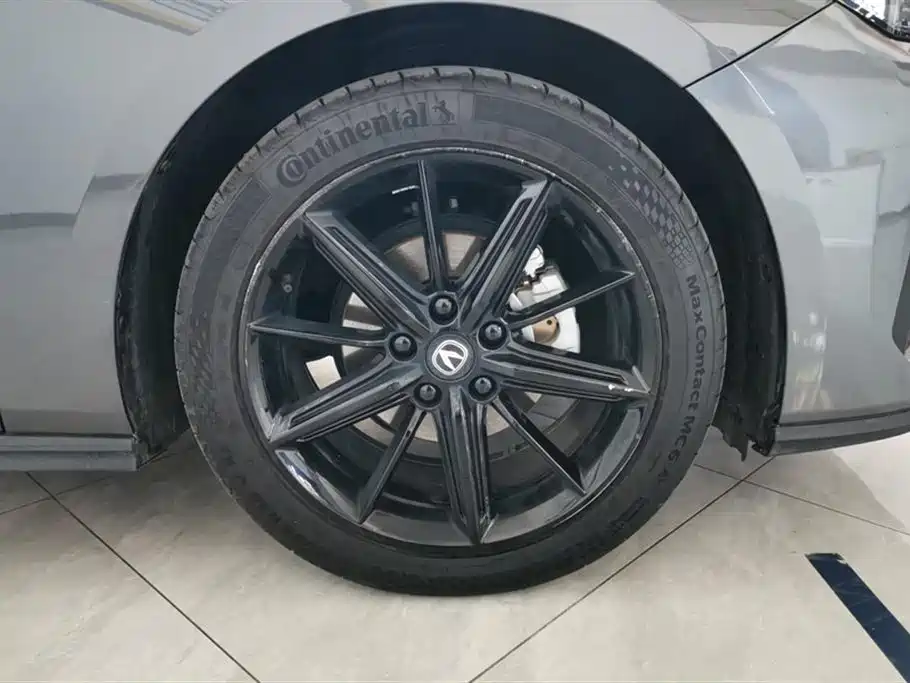 Changan UNI-V 2023 1.5T premium model купить на сайте DeffCars