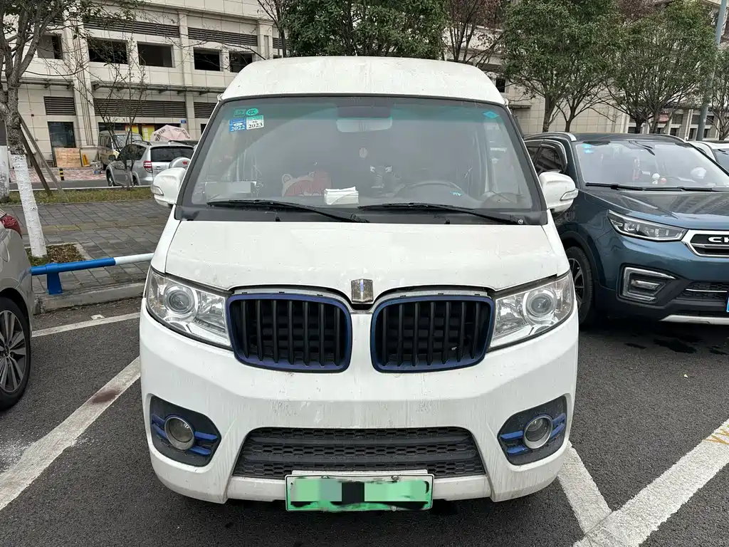 Long range E5 2019 enclosed truck купить на сайте DeffCars