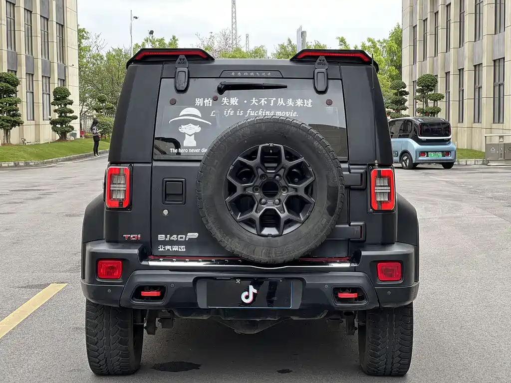 Beijing Off-Road BJ40 2023 2.0D Automatic Four-wheel Drive Blade Hero Edition Knight Type купить на сайте DeffCars