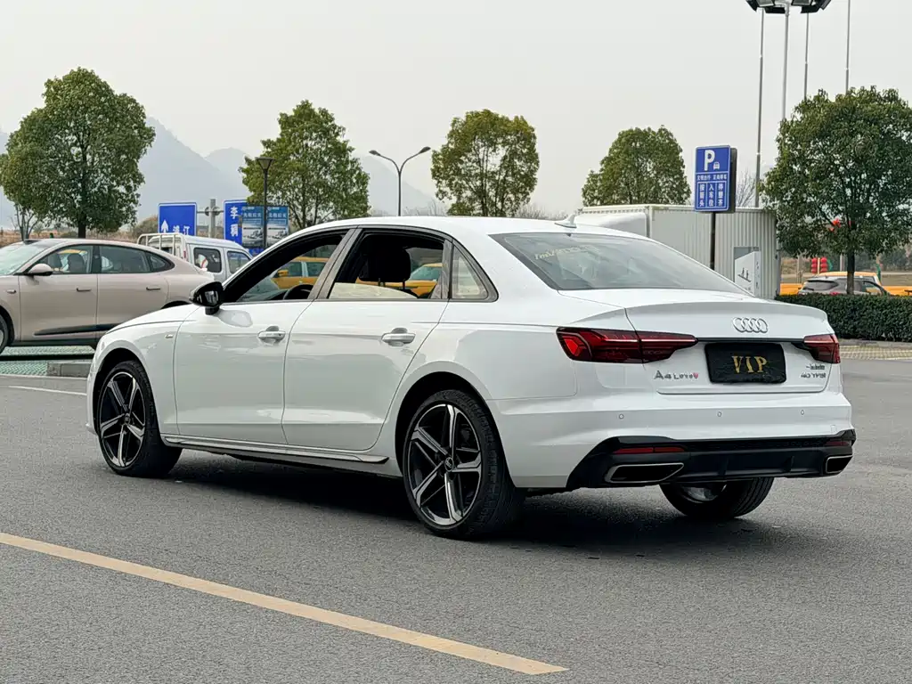 Audi A4L 2024 40 TFSI luxury and dynamic model купить на сайте DeffCars