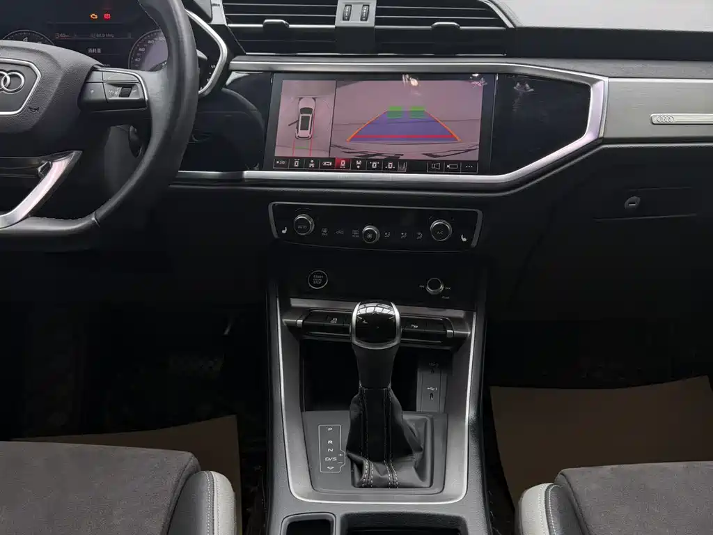 Audi Q3 2023 35 TFSI Fashionable and Dynamic (1.4T) купить на сайте DeffCars