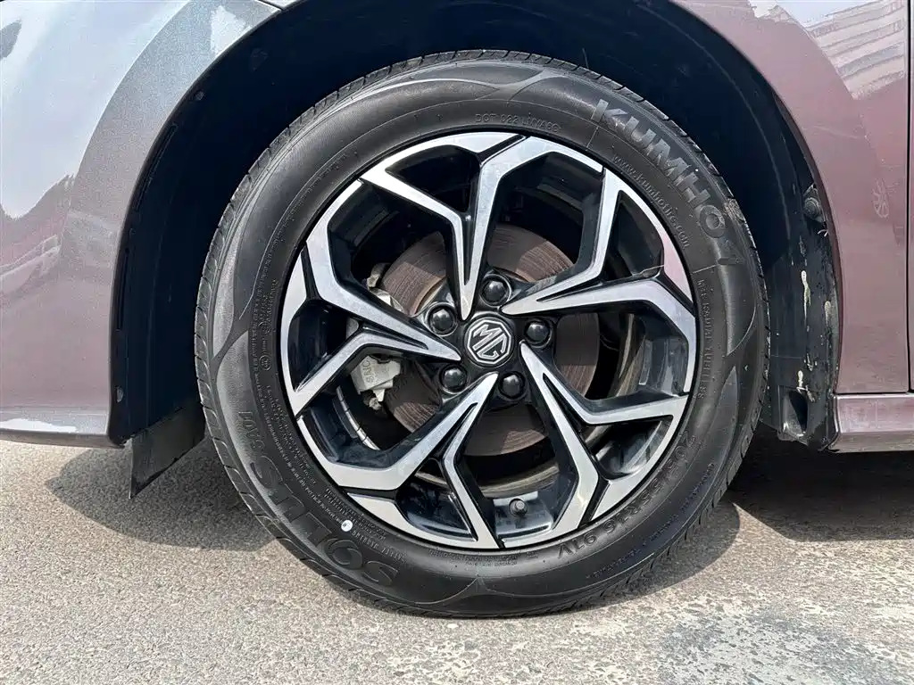 MG5 2023 180DVVT CVT Deluxe Edition купить на сайте DeffCars