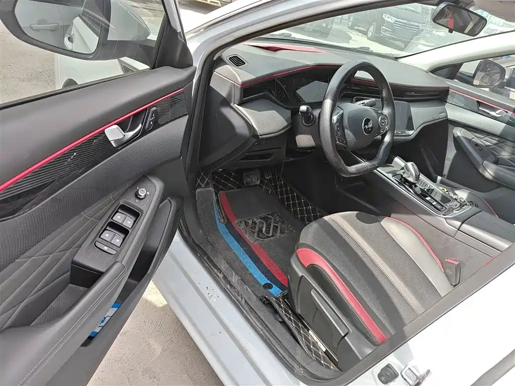 Yixuan MAX 2023 1.5T super dad version купить на сайте DeffCars