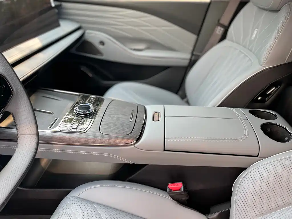 Galaxy E8 2025 700km Yuanhang Intelligent Driving Edition купить на сайте DeffCars