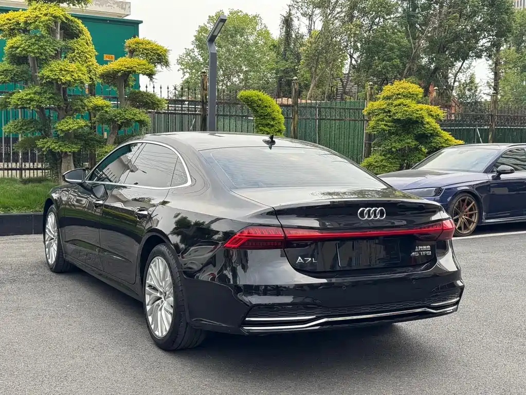 Audi A7L 2022 45 TFSI S-line Dream-Building Crystal Package купить на сайте DeffCars