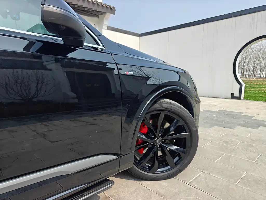 Audi Q7 2022 55 TFSI quattro S line sports купить на сайте DeffCars