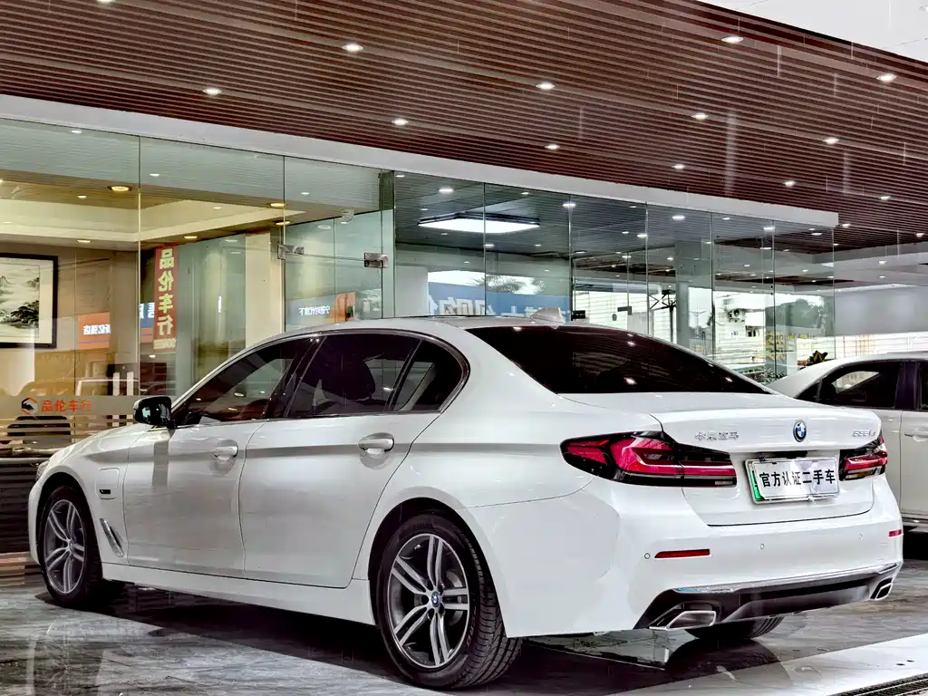 BMW 5 Series New Energy 2022 Model 535Le Luxury Package купить на сайте DeffCars