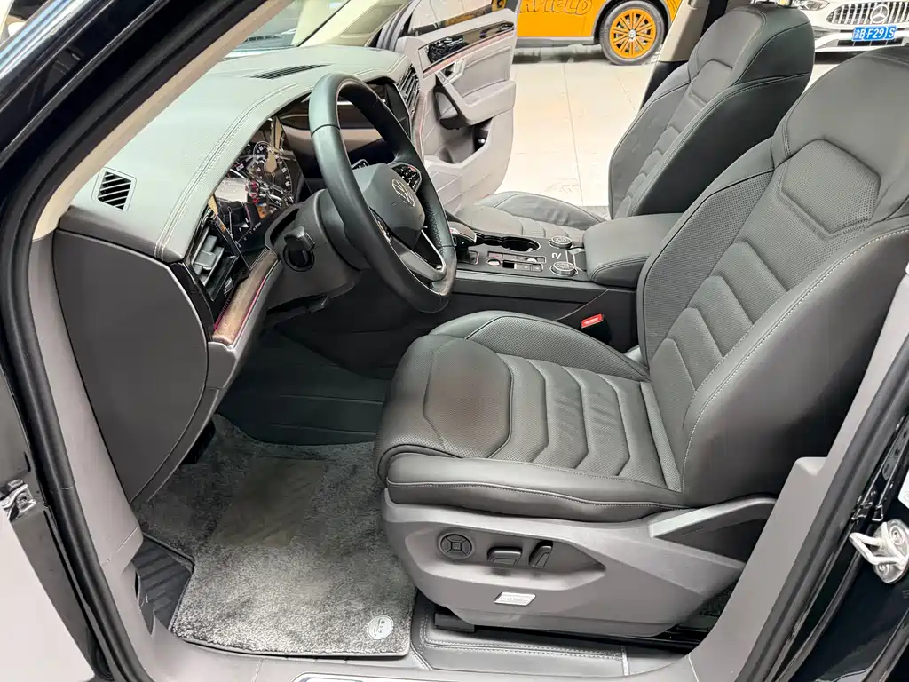 Touareg 2023 2.0TSI Ruishang Edition купить на сайте DeffCars