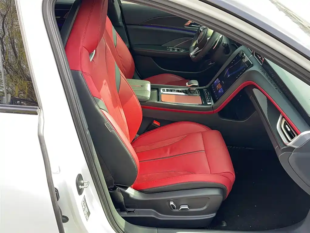 Hongqi H6 2023 2.0T Zhi Shang Edition купить на сайте DeffCars