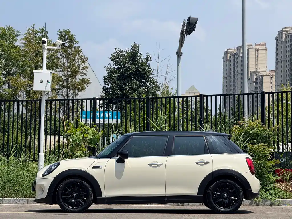MINI 2019 1.5T COOPER Classic Five-Door Edition купить на сайте DeffCars