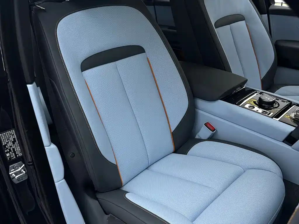 Cullinan 2024 Black Badge купить на сайте DeffCars