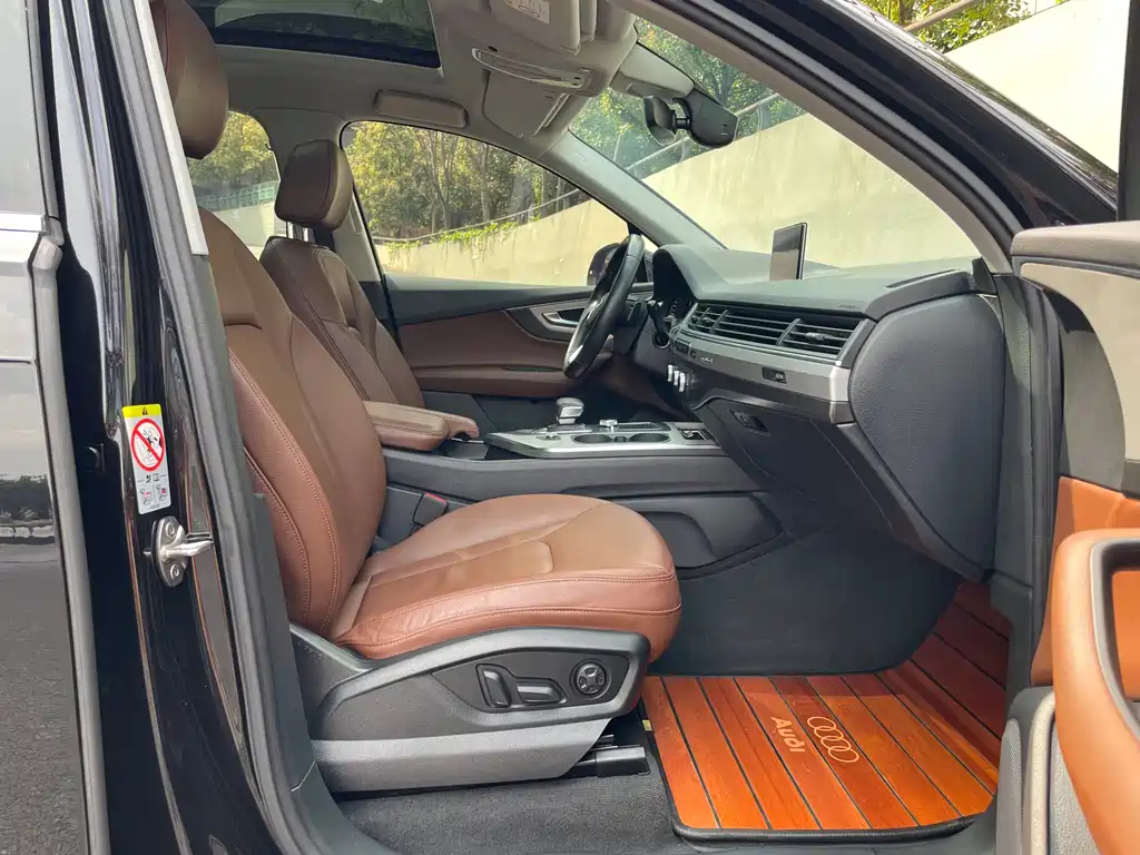 Audi Q7 2019 45 TFSI Comfort купить на сайте DeffCars