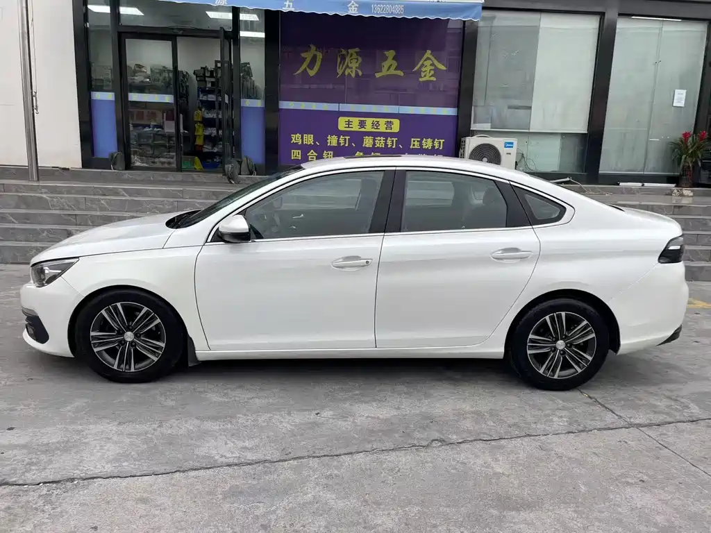 Peugeot 308 2016 230THP Automatic Deluxe Edition купить на сайте DeffCars