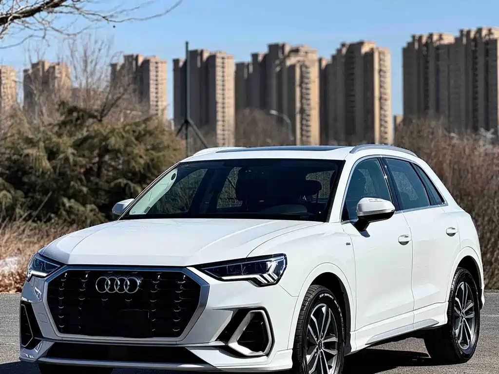 Audi Q3 2023 35 TFSI Fashionable and Dynamic (1.5T) купить на сайте DeffCars